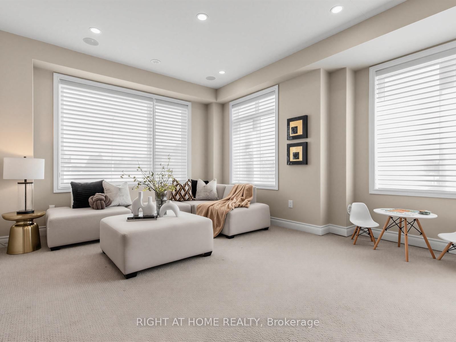 88 Crimson Forest Drive • Vaughan, ON photo 4