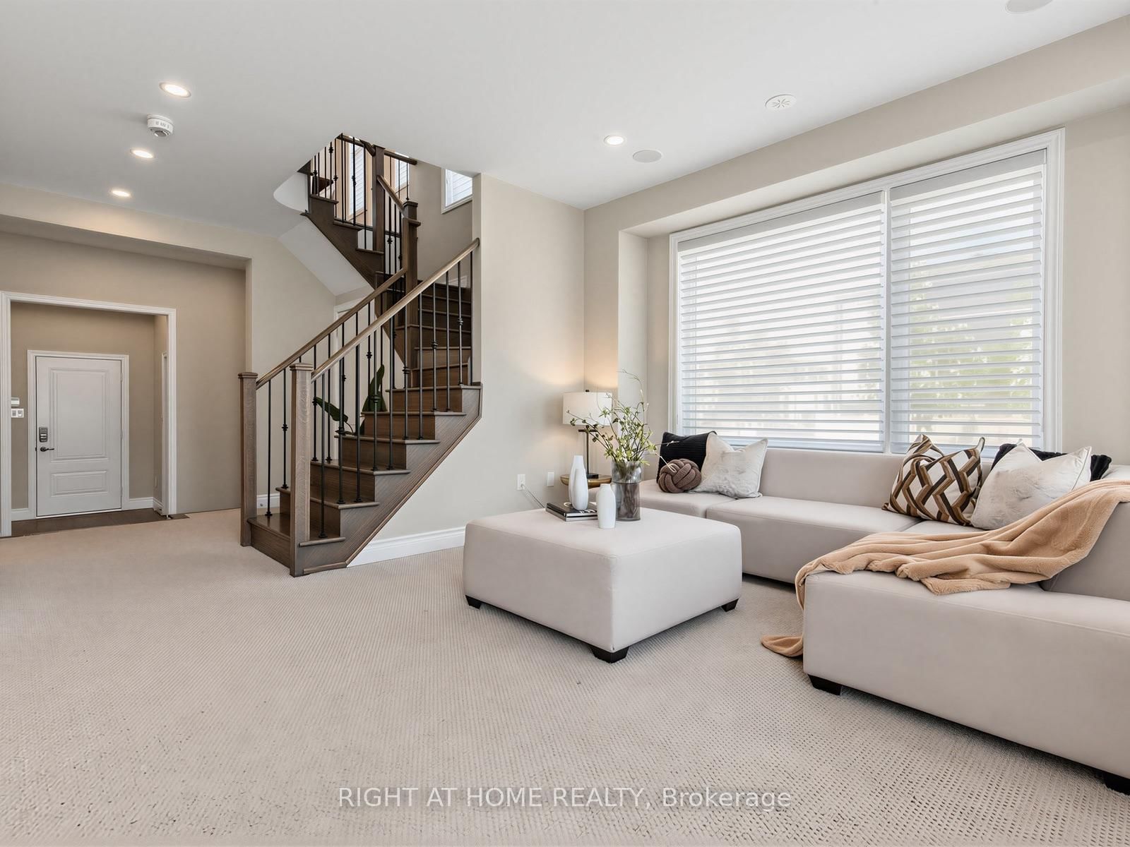 88 Crimson Forest Drive • Vaughan, ON photo 5