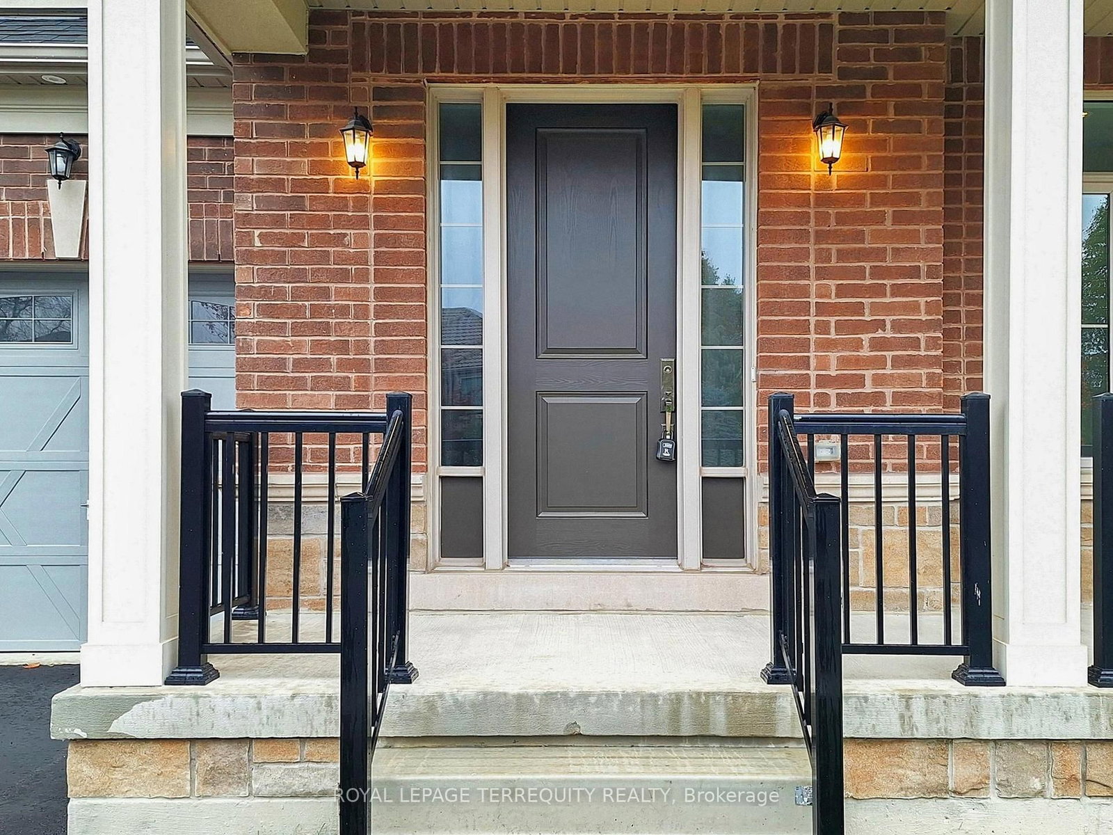 161 Cranberry Lane • Aurora, ON photo 5
