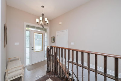 32 Hillcrest Drive • New Tecumseth, ON photo 3