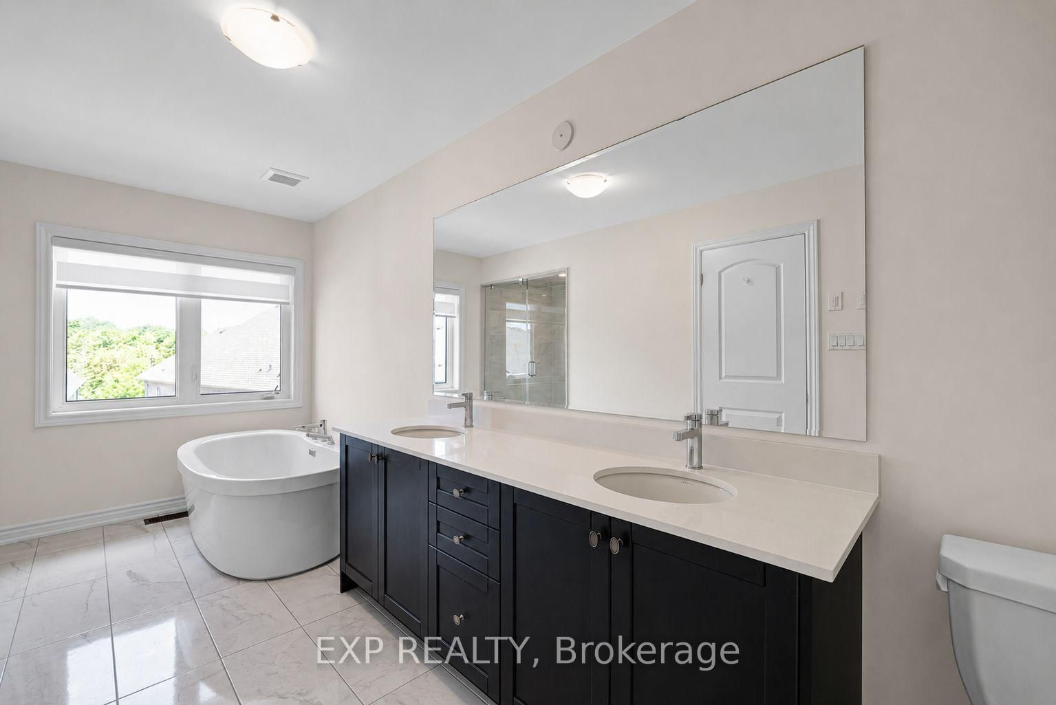 50 Kentledge Avenue N • East Gwillimbury, ON photo 24