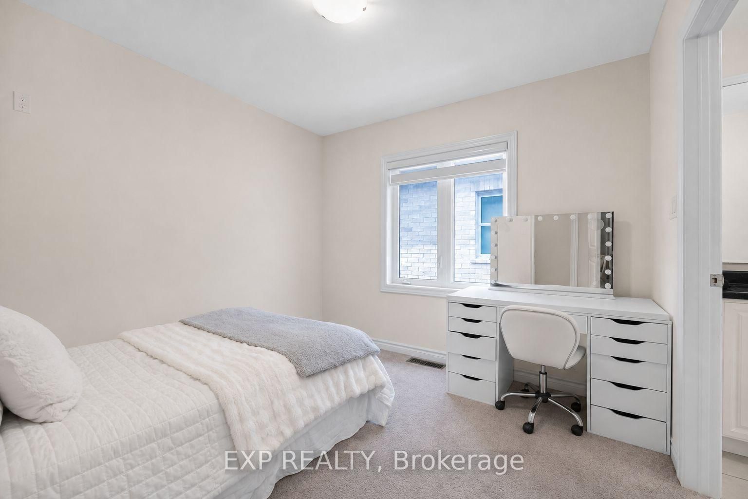 50 Kentledge Avenue N • East Gwillimbury, ON photo 34