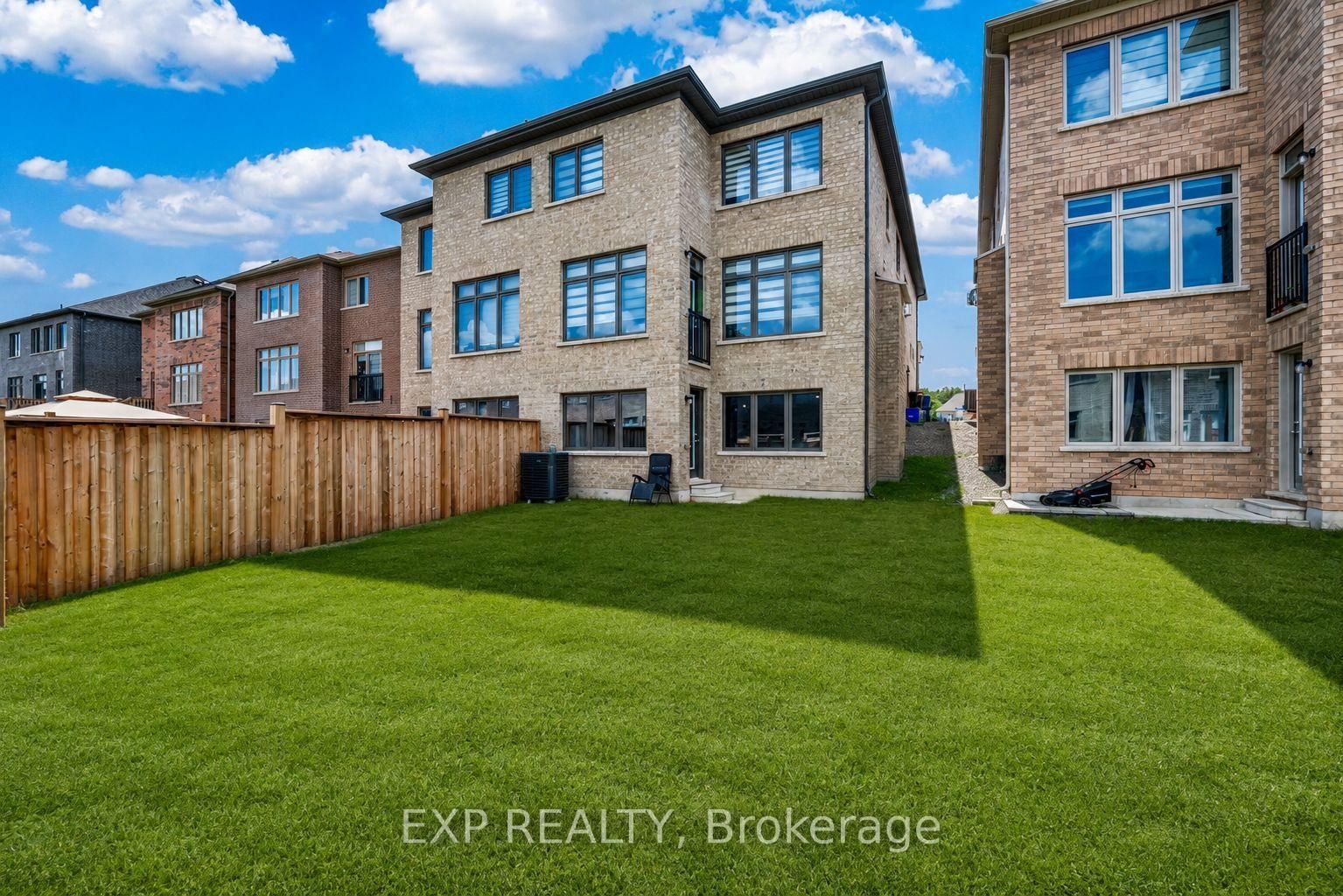 50 Kentledge Avenue N • East Gwillimbury, ON photo 45