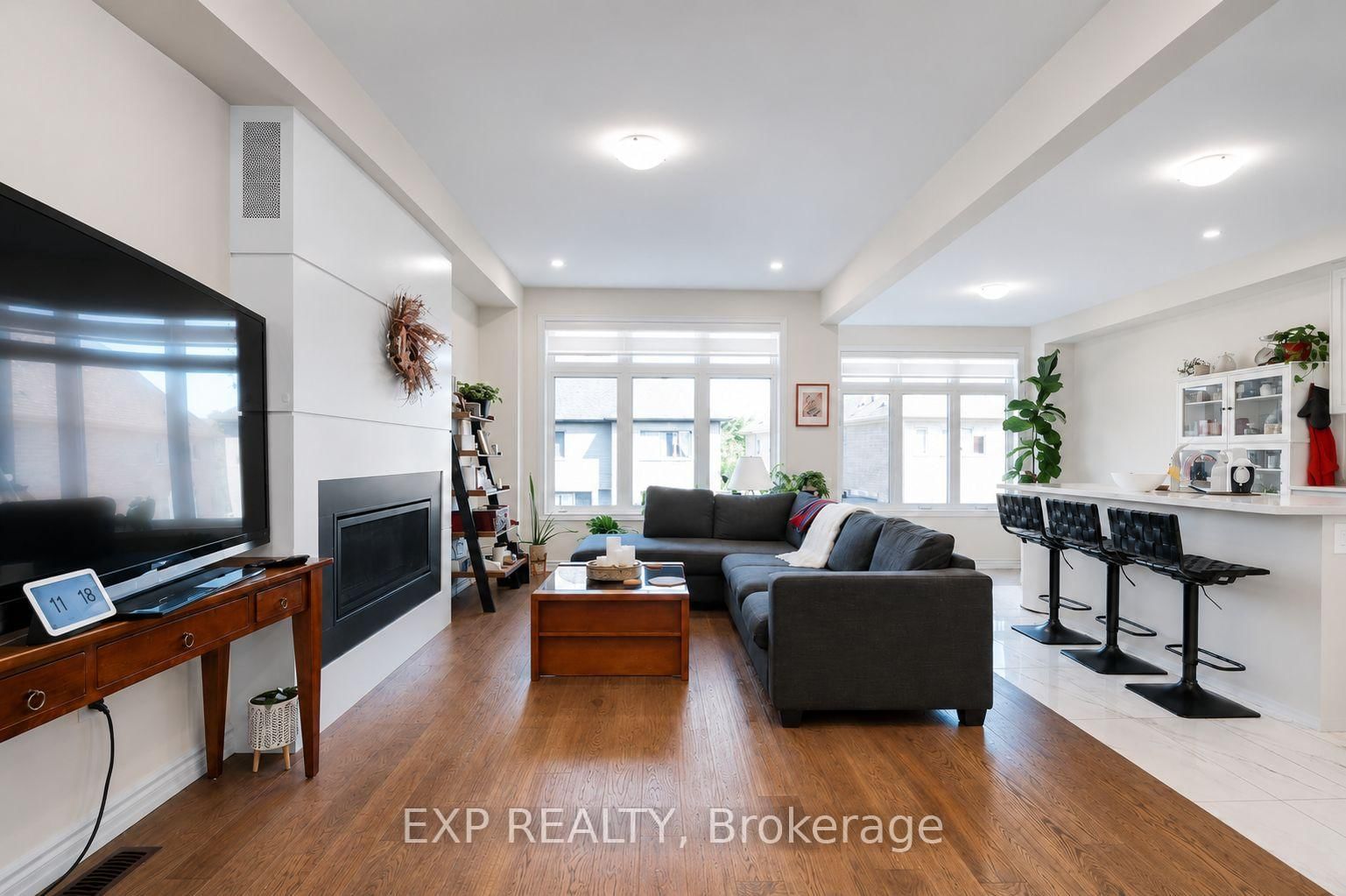 50 Kentledge Avenue N • East Gwillimbury, ON photo 5