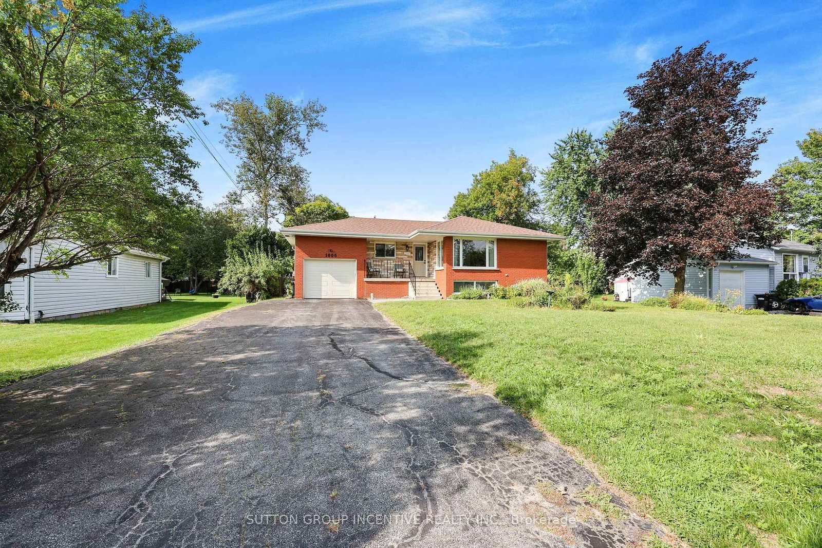 1006 Lebanon Drive • Innisfil, ON photo 3