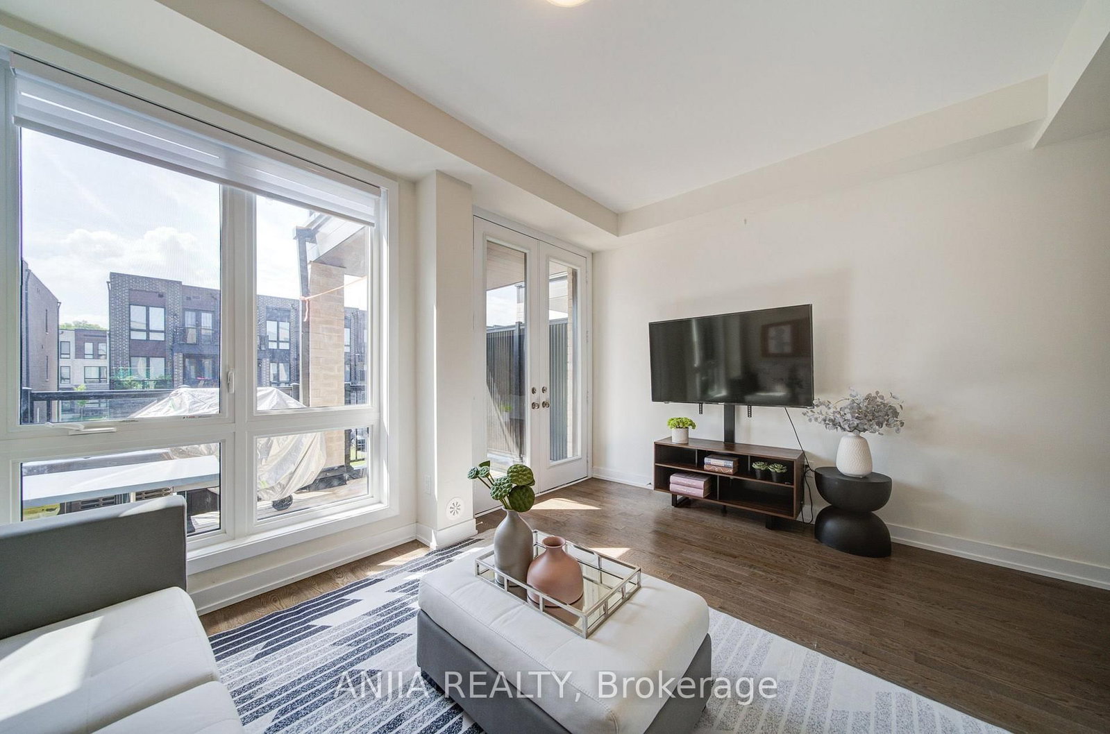 83 Mikayla Lane • Markham, ON photo 2