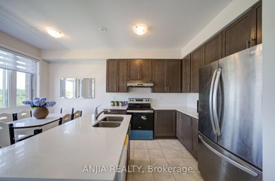 83 Mikayla Lane • Markham, ON photo 4