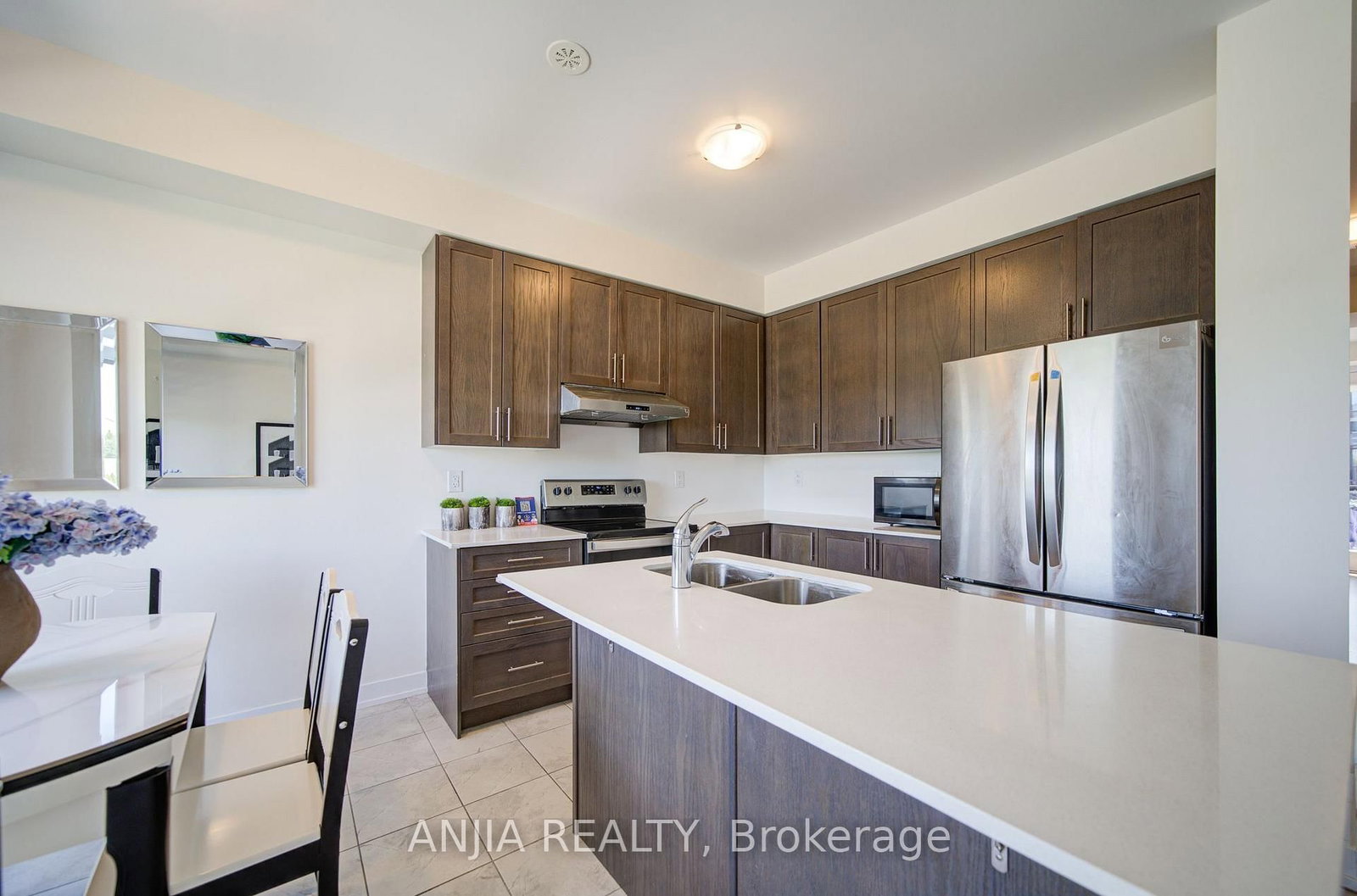 83 Mikayla Lane • Markham, ON photo 5