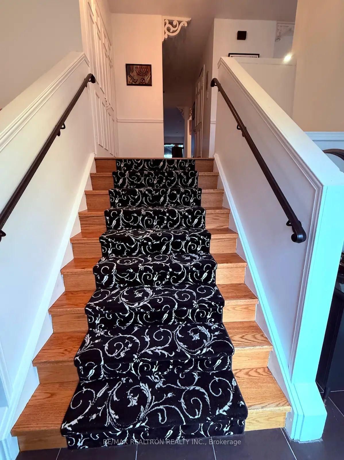 44 Roxborough Lane, Vaughan, view 2