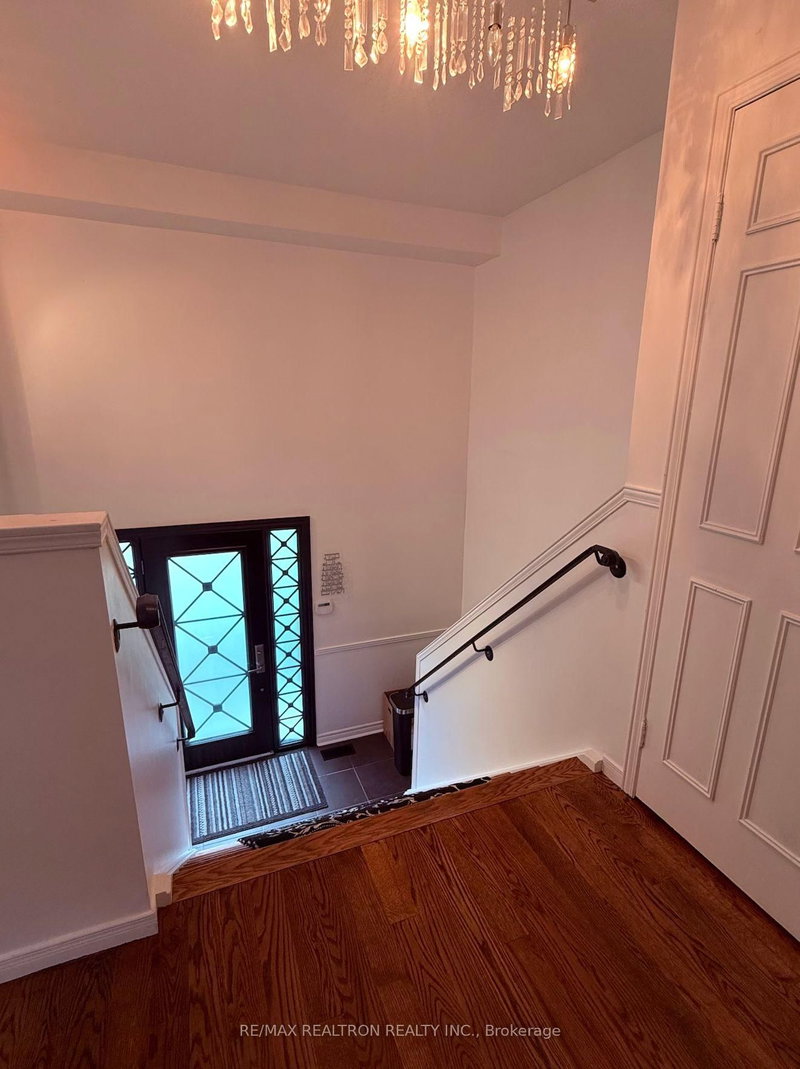 44 Roxborough Lane