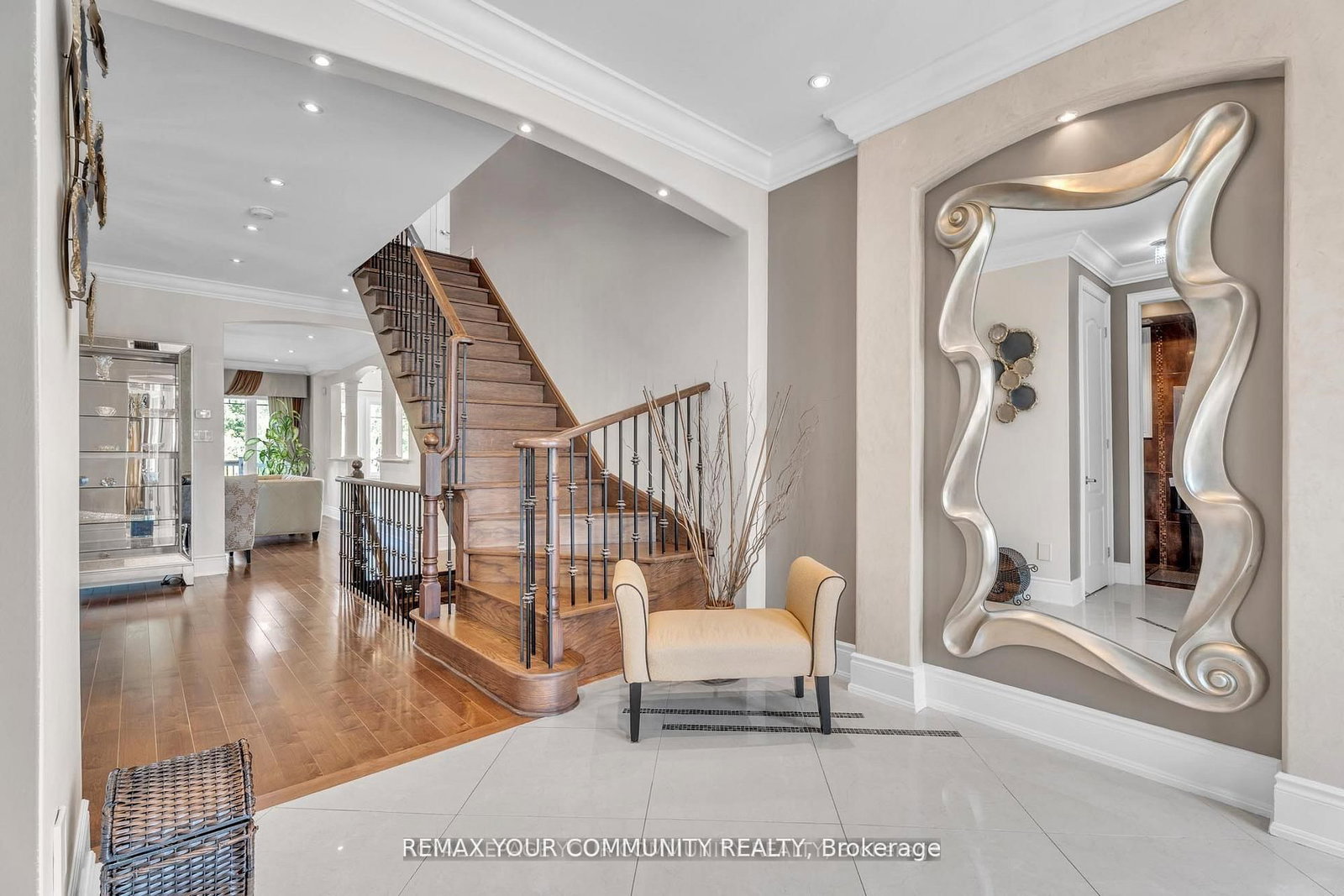 35 Vandervoort Drive • Richmond Hill, ON photo 6