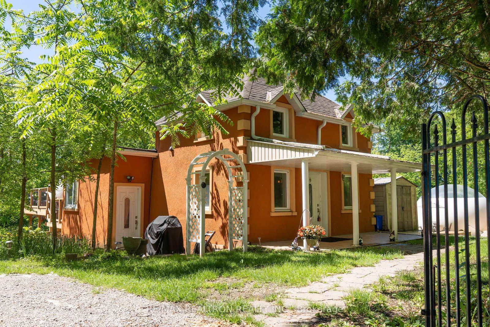 357 Baldwin Road • Georgina, ON photo 2