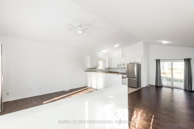 38 Linden Lane • Innisfil, ON photo 4