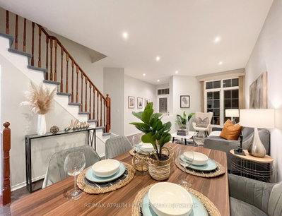 45 Madison Heights Boulevard • Markham, ON photo 3