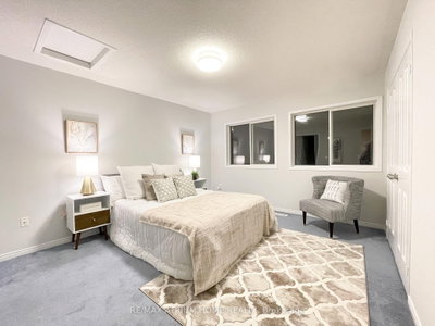 45 Madison Heights Boulevard • Markham, ON photo 9