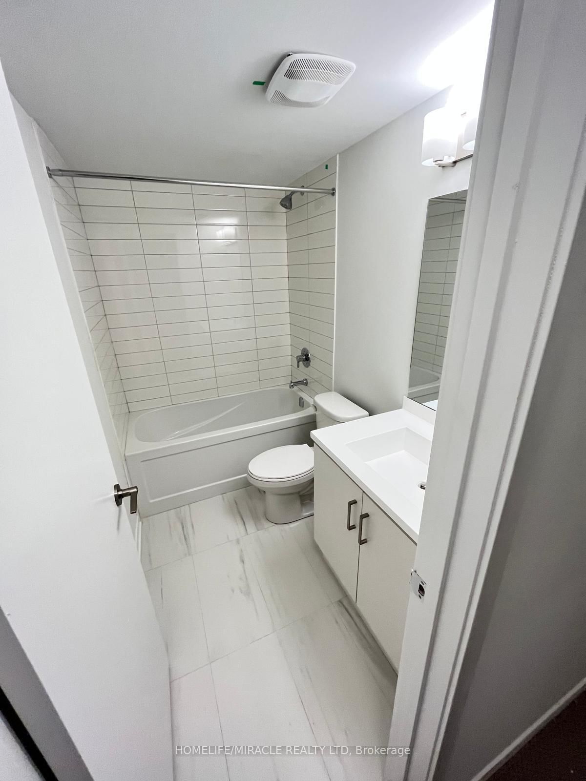 31 Honeycrisp Crescent • #68 • Vaughan, ON photo 12