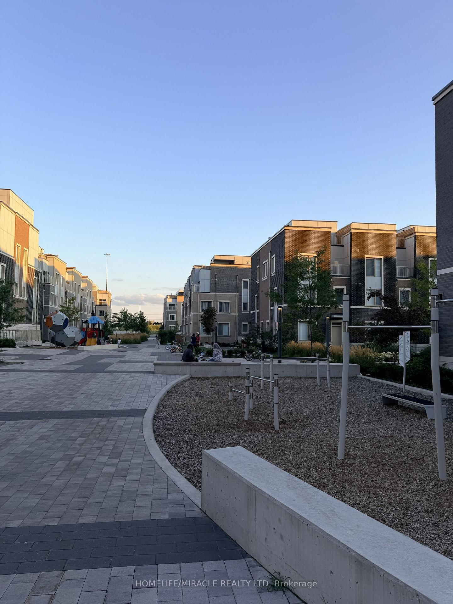 31 Honeycrisp Crescent • #68 • Vaughan, ON photo 17