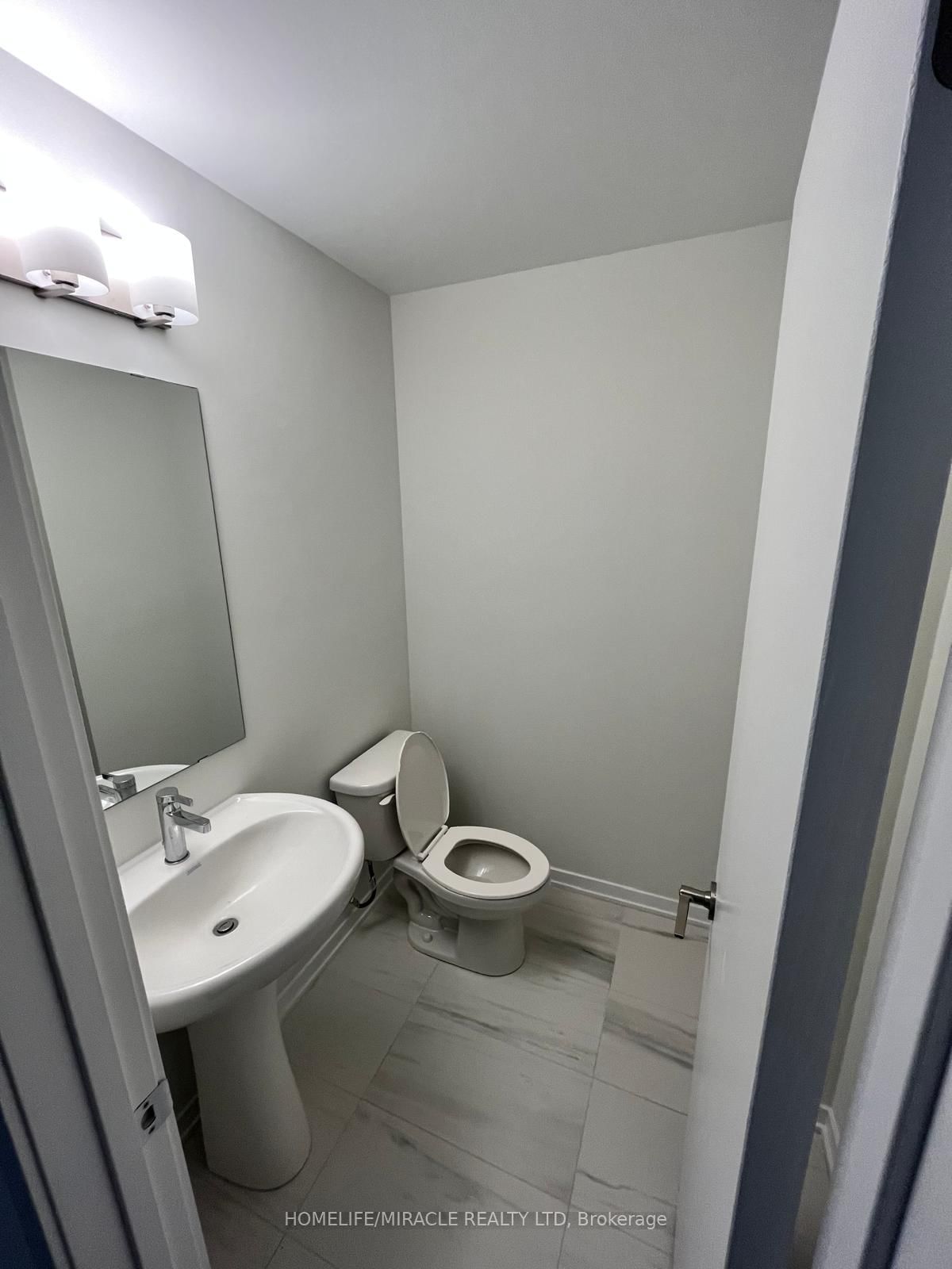 31 Honeycrisp Crescent • #68 • Vaughan, ON photo 7