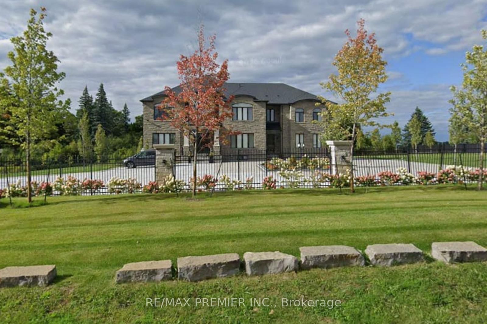 2180 King Vaughan Road • Vaughan, ON photo 1