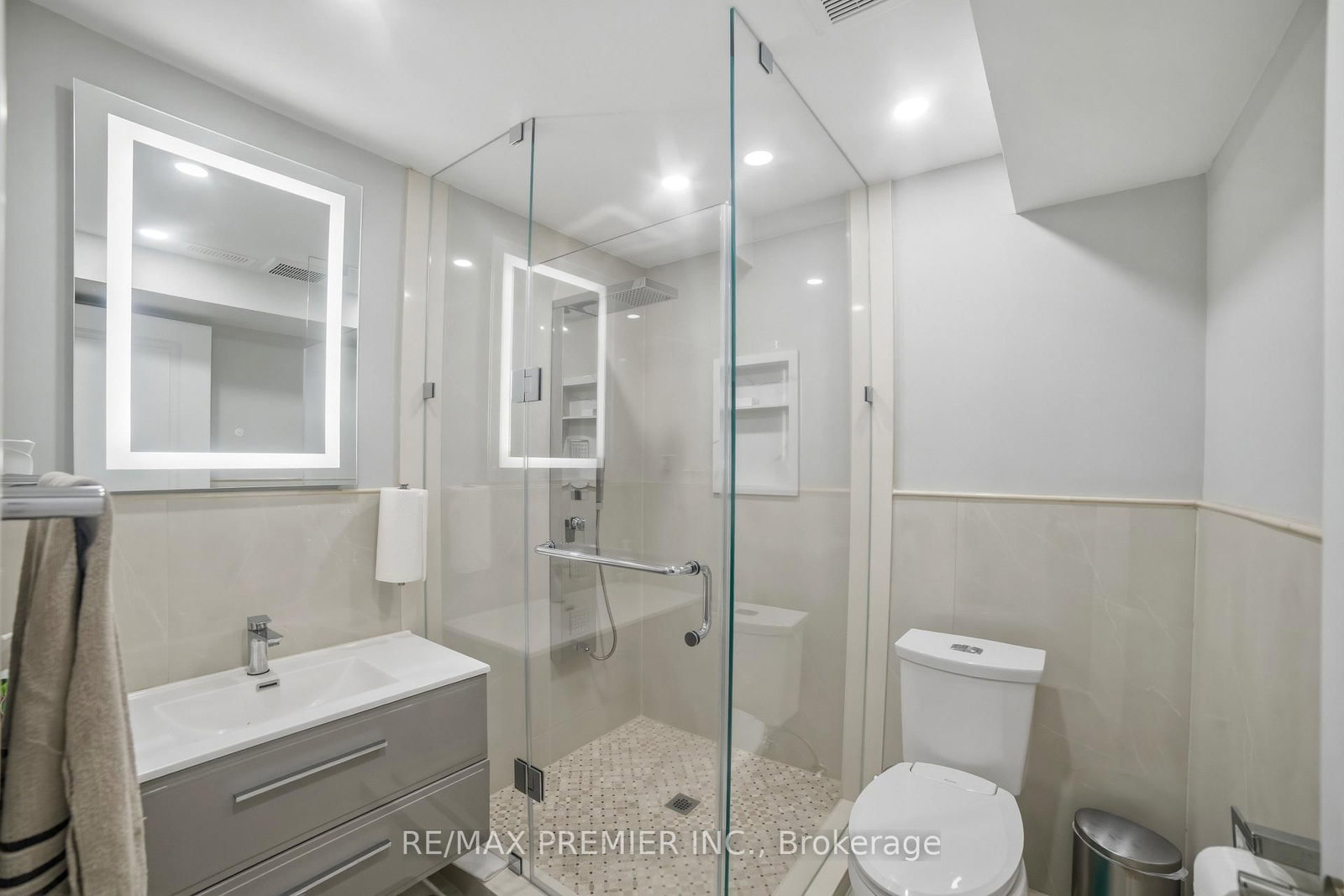2180 King Vaughan Road • Vaughan, ON photo 20