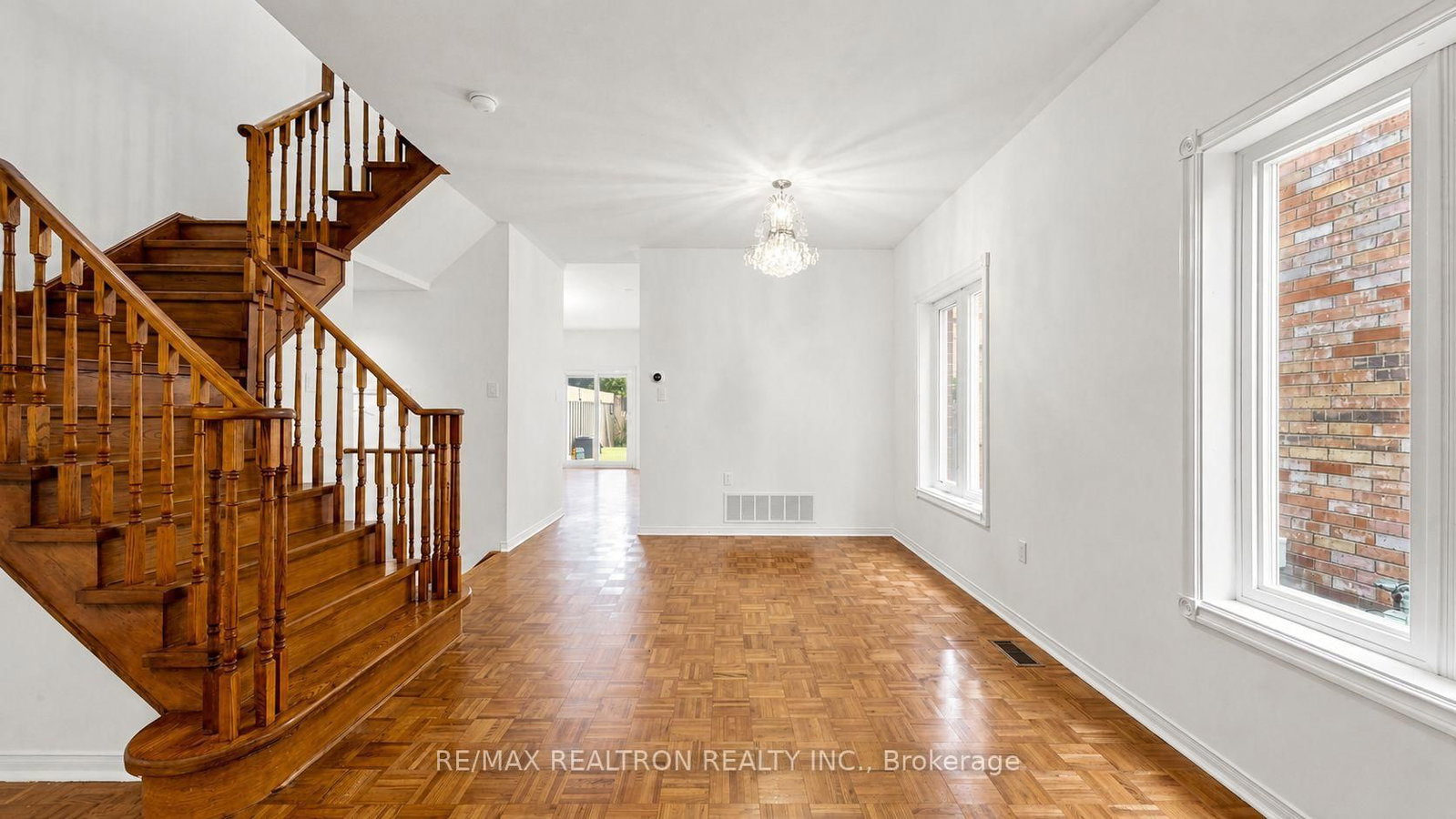 22 Belvia Drive • Vaughan, ON photo 8