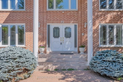 45 Aitken Circle • Markham, ON photo 2