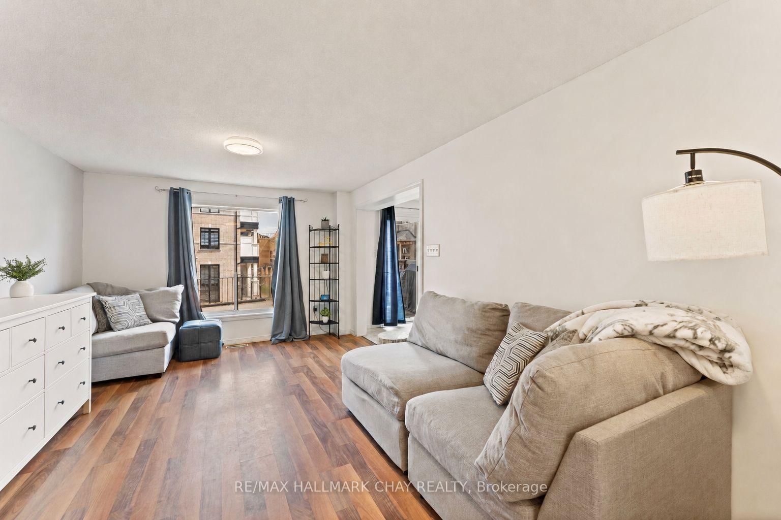 2035 Swan Street • Innisfil, ON photo 10