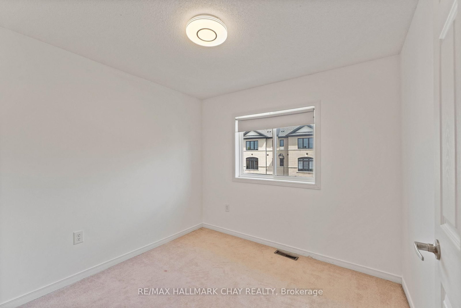 2035 Swan Street • Innisfil, ON photo 17