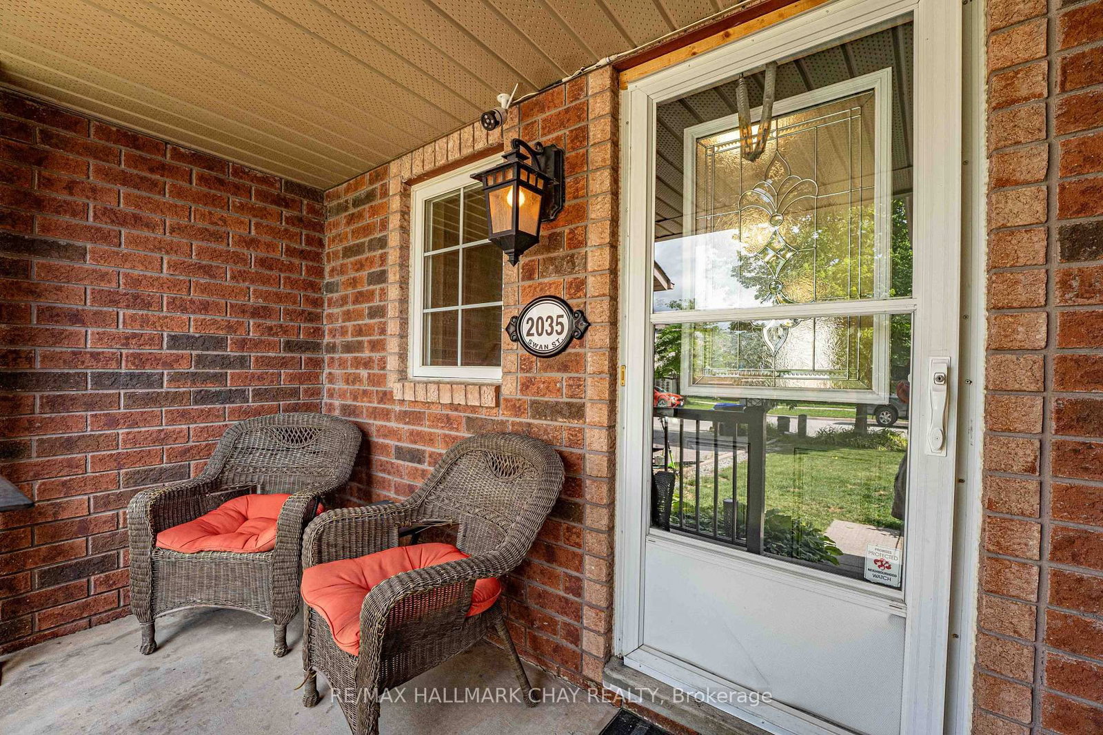 2035 Swan Street • Innisfil, ON photo 3