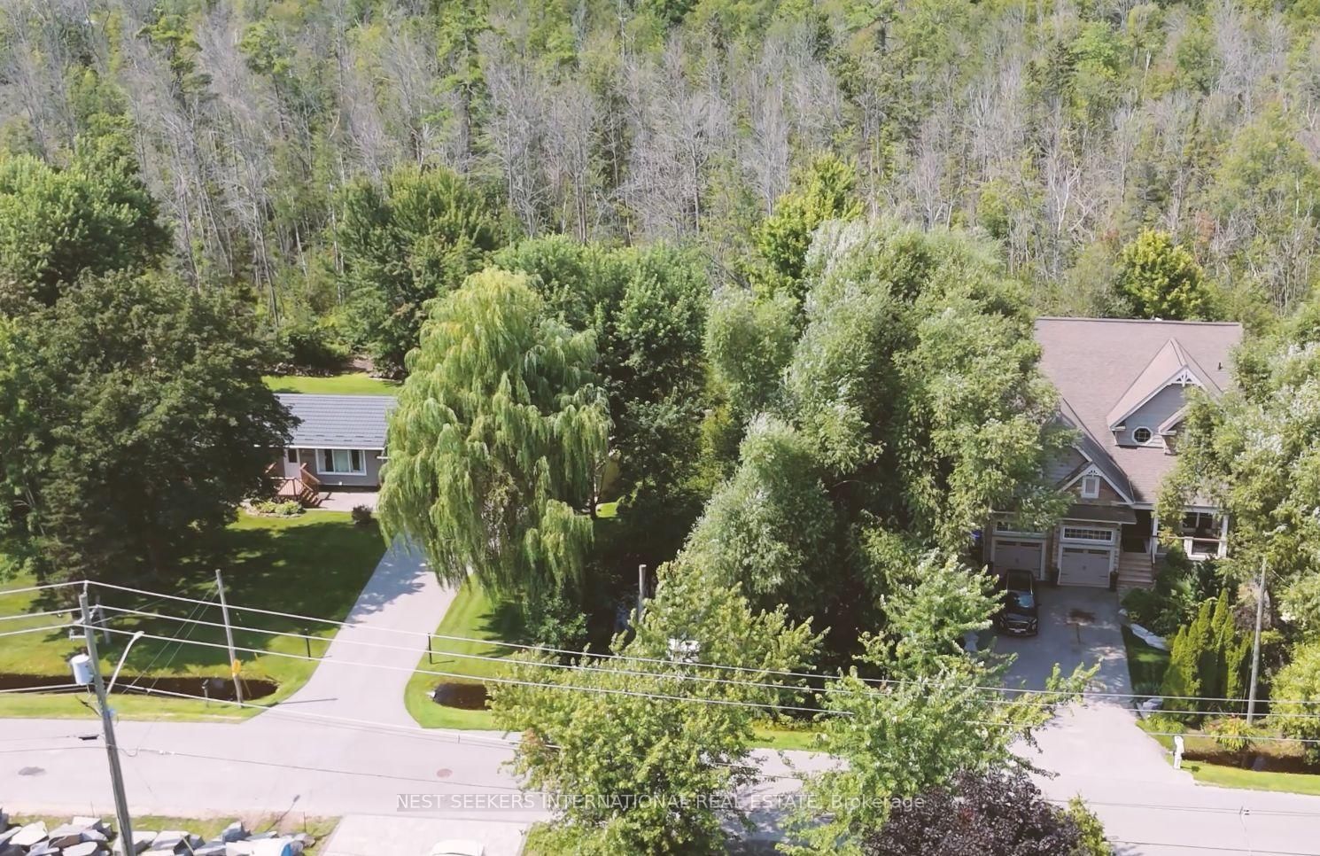 2596 Leonard Street • Innisfil, ON photo 4