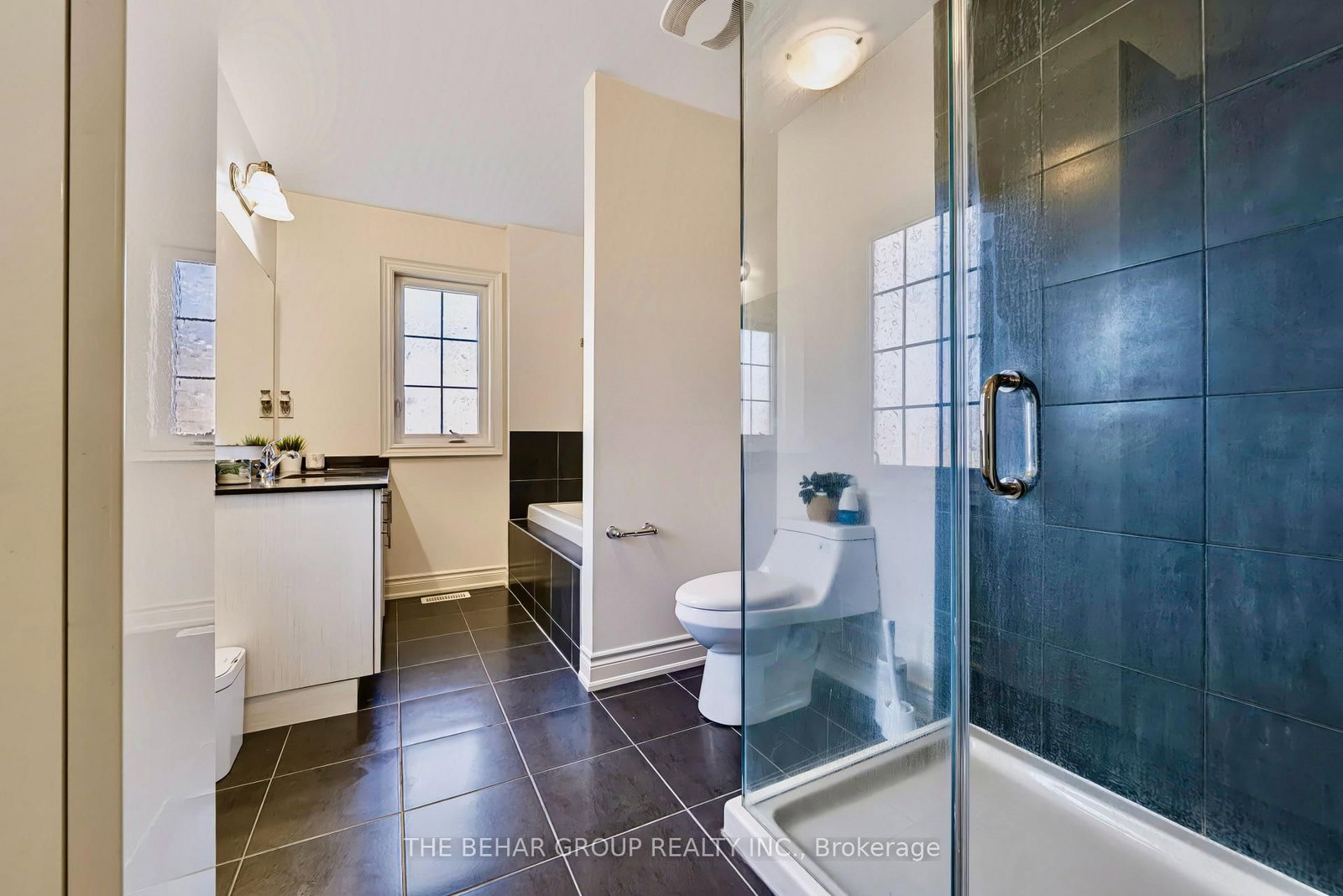 23 Carratuck Street • East Gwillimbury, ON photo 18