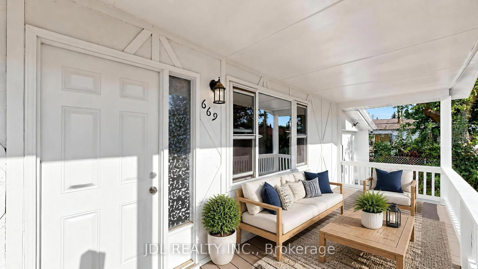 669 Lake Drive S • Georgina, ON photo 5
