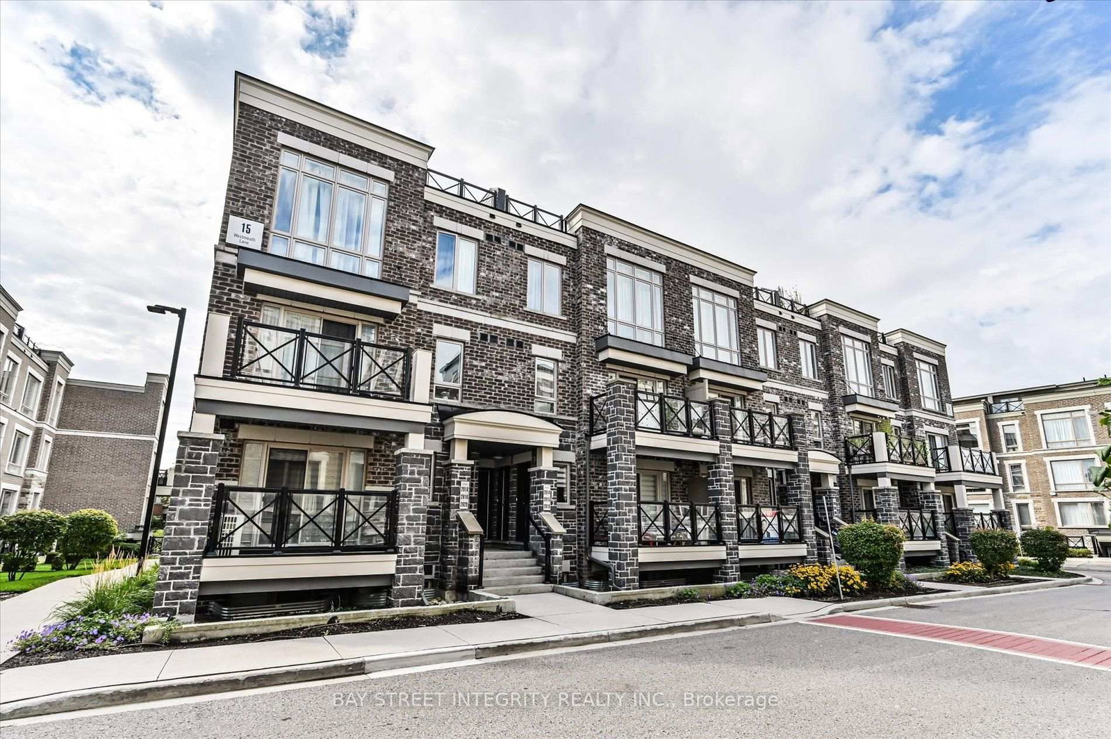 15 Westmeath Lane • #2916 • Markham, ON photo 2