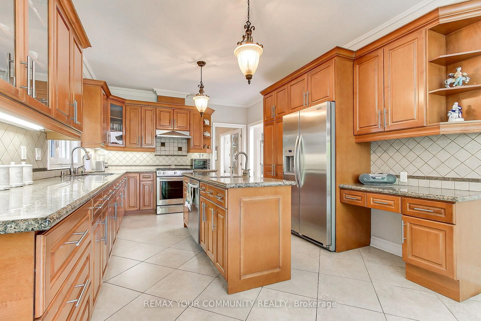 30 ELM GROVE Avenue • Richmond Hill, ON photo 10