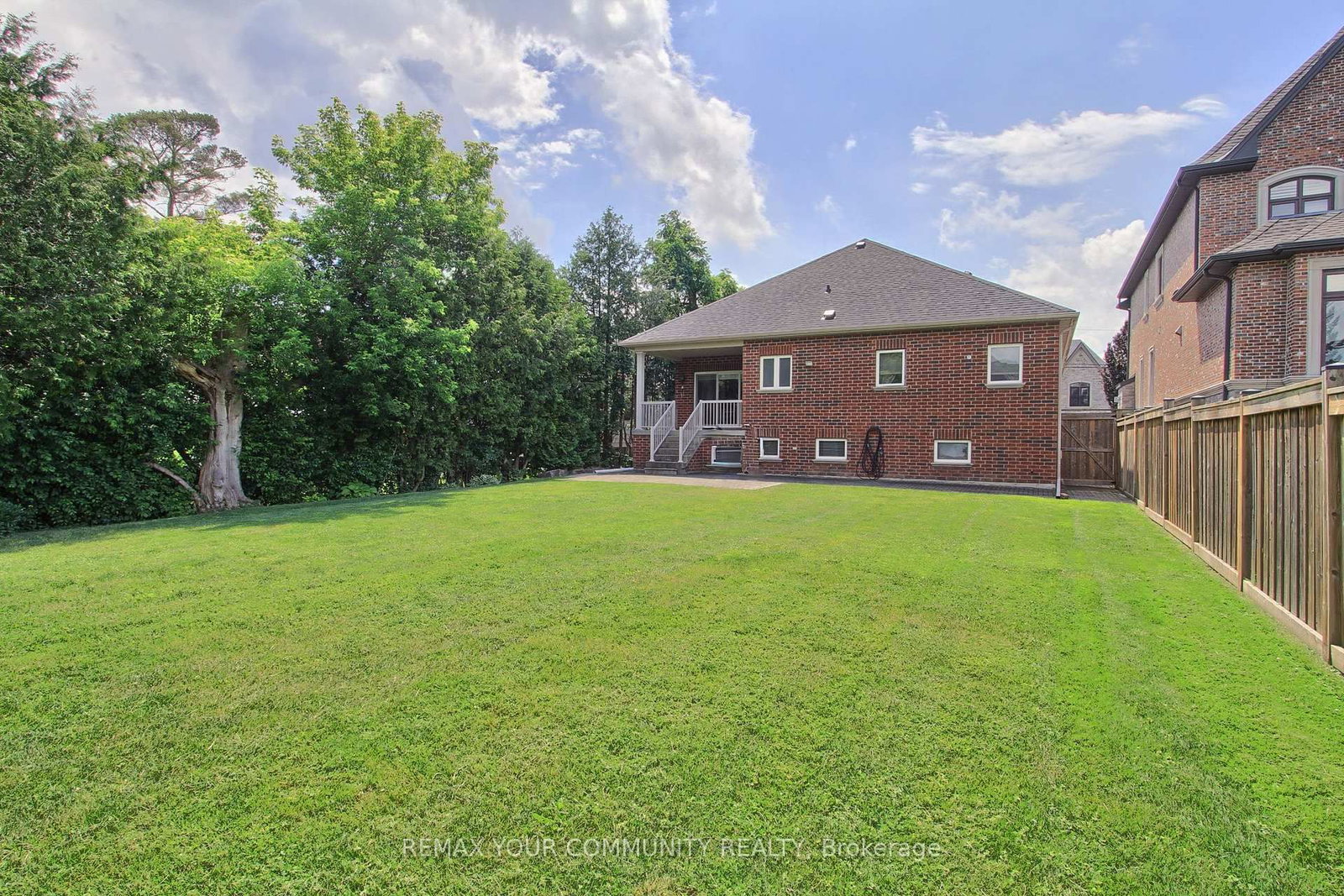 30 ELM GROVE Avenue • Richmond Hill, ON photo 31