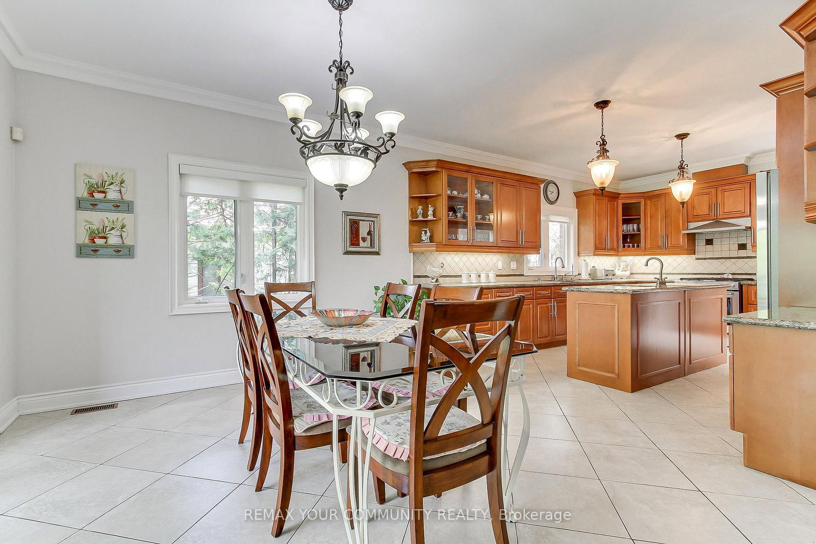 30 ELM GROVE Avenue • Richmond Hill, ON photo 9