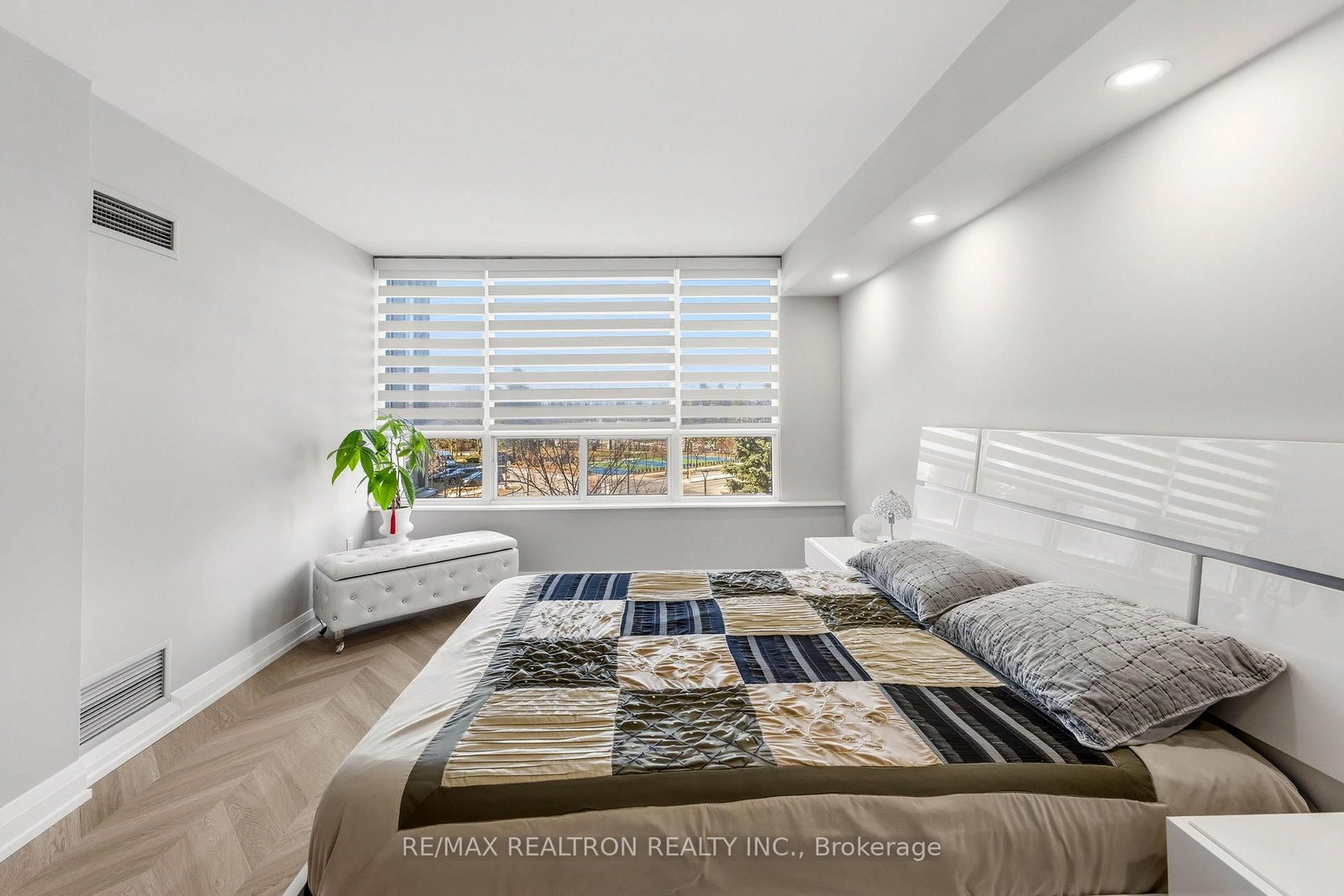 11 Townsgate Drive • #312 • Vaughan, ON photo 31