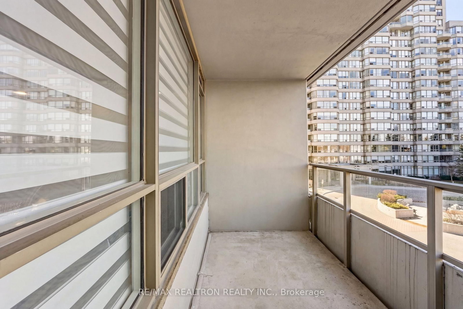 11 Townsgate Drive • #312 • Vaughan, ON photo 40