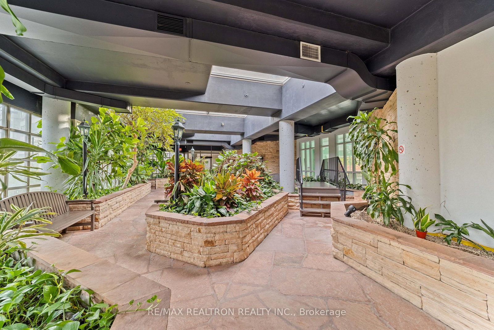 11 Townsgate Drive • #312 • Vaughan, ON photo 41