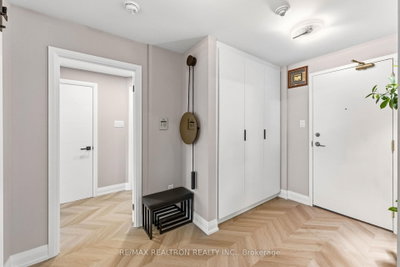 11 Townsgate Drive • #312 • Vaughan, ON photo 8