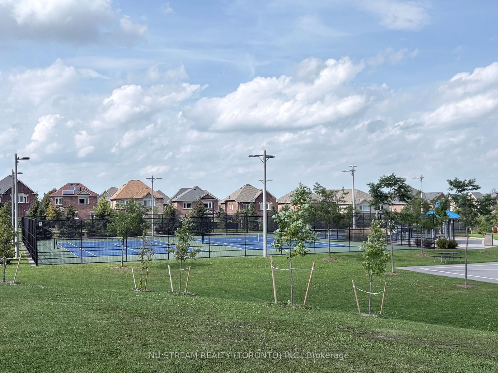 157 Bilbrough Street • Aurora, ON photo 28