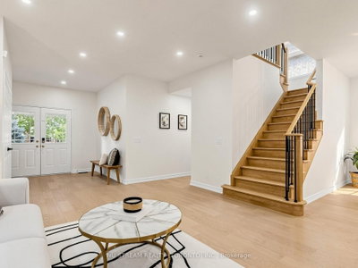 157 Bilbrough Street • Aurora, ON photo 6