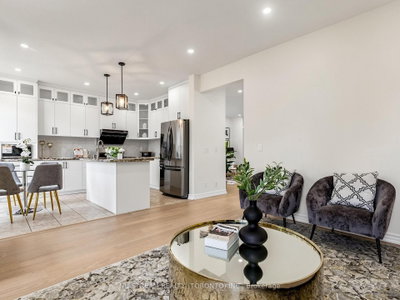 157 Bilbrough Street • Aurora, ON photo 9
