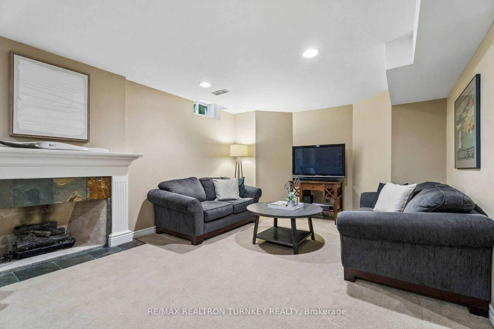 1004 Portminster Court • Newmarket, ON photo 35