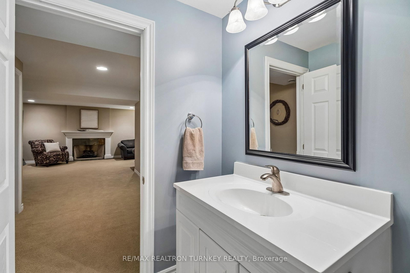 1004 Portminster Court • Newmarket, ON photo 40