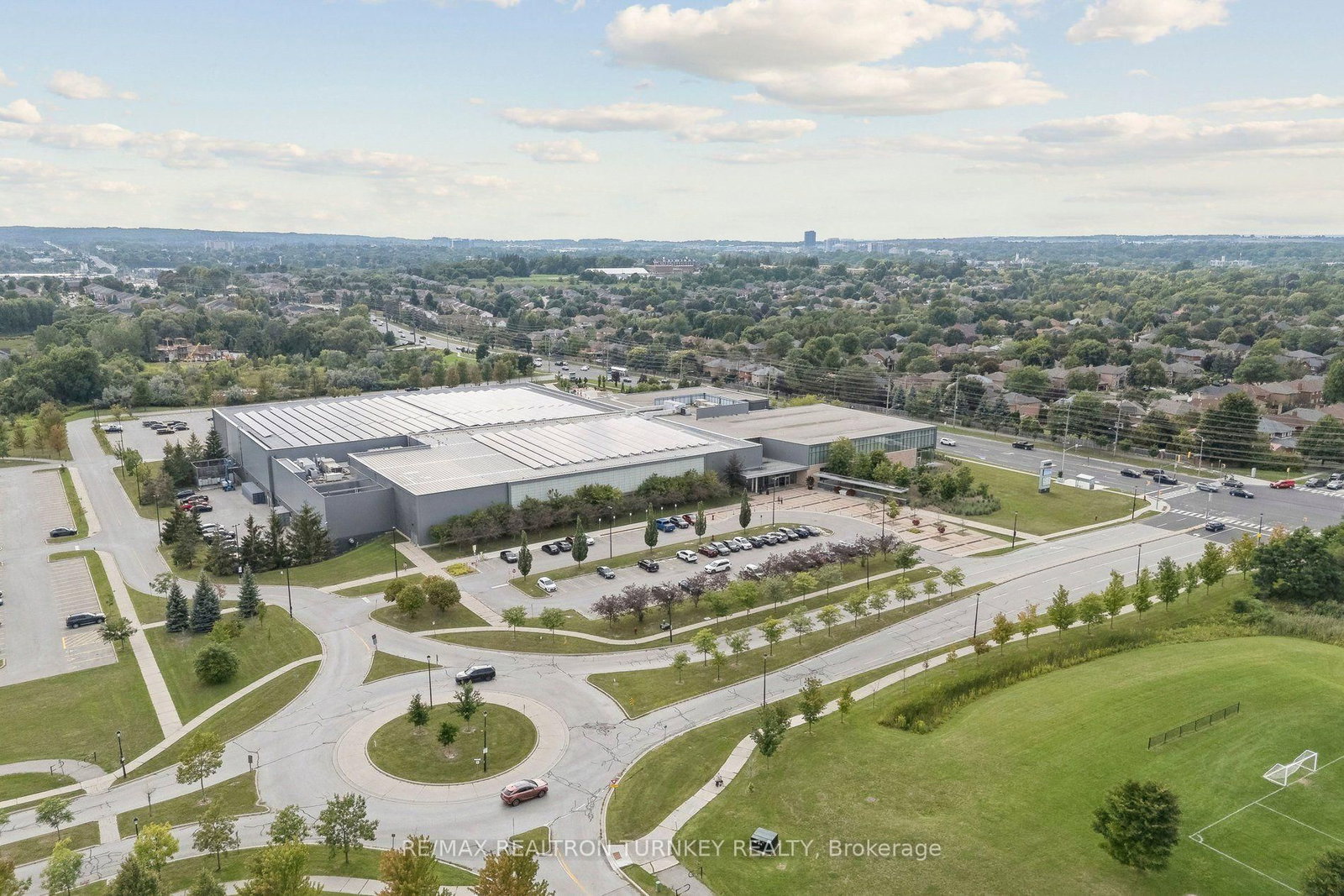 1004 Portminster Court • Newmarket, ON photo 49
