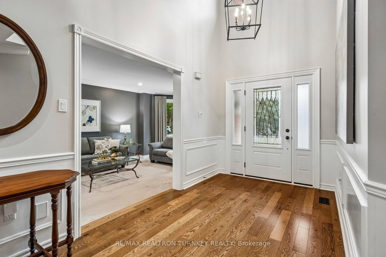 1004 Portminster Court • Newmarket, ON photo 5