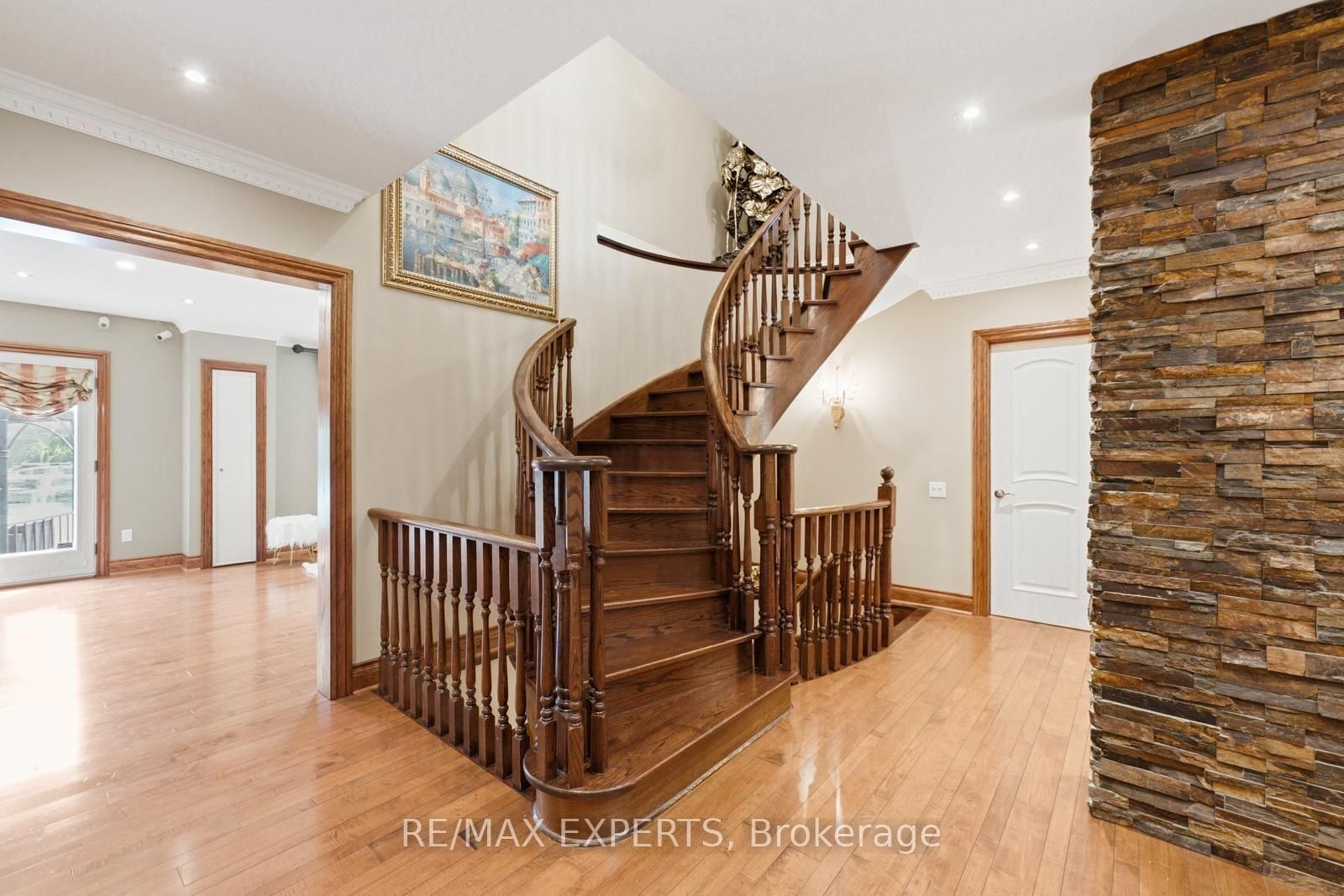 215 Velmar Drive • Vaughan, ON photo 16