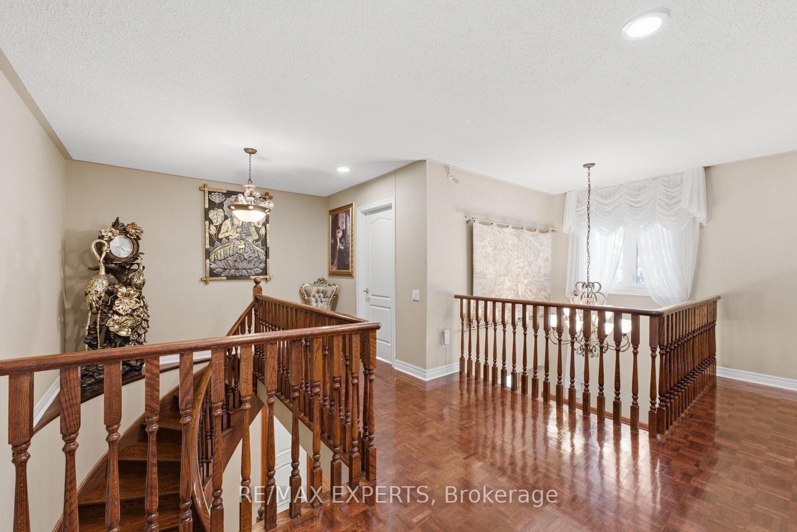215 Velmar Drive • Vaughan, ON photo 18