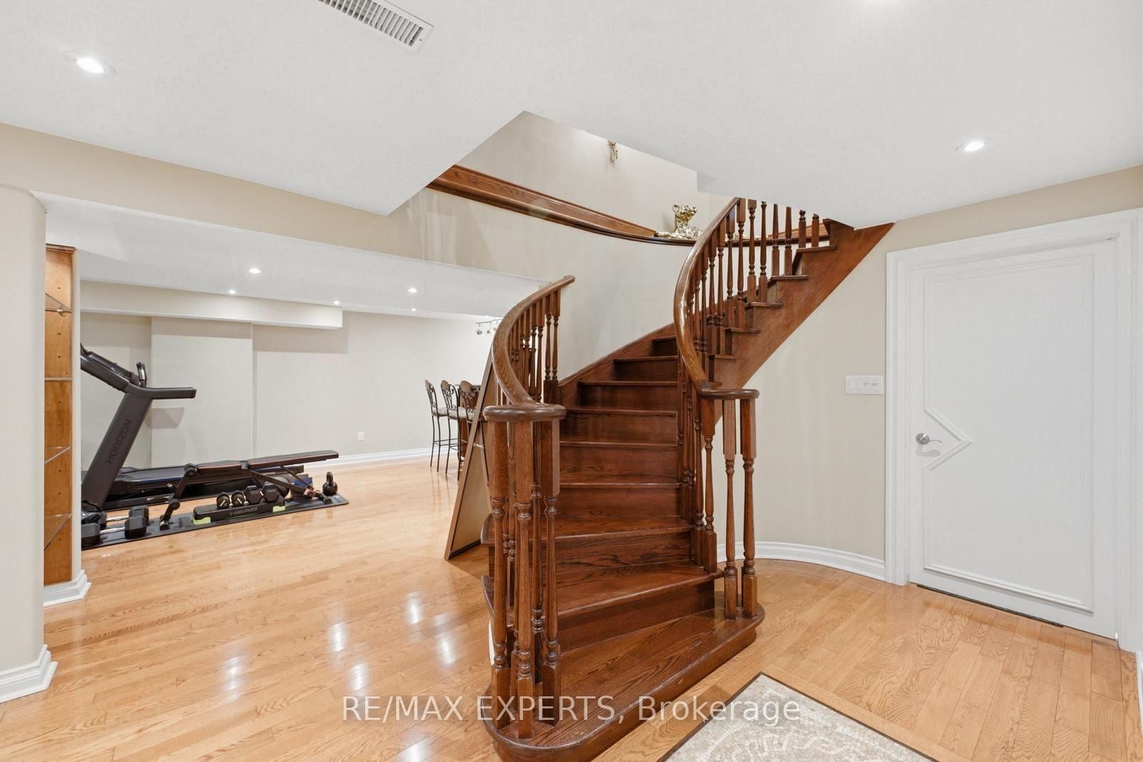 215 Velmar Drive • Vaughan, ON photo 29